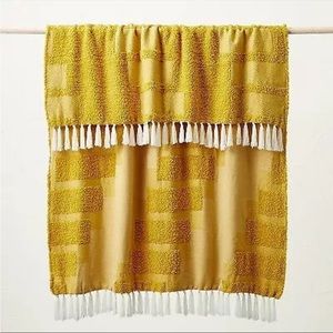 Opalhouse Sold Out Geometric Patterned Chunky Woven Throw Blanket Yellow NWT